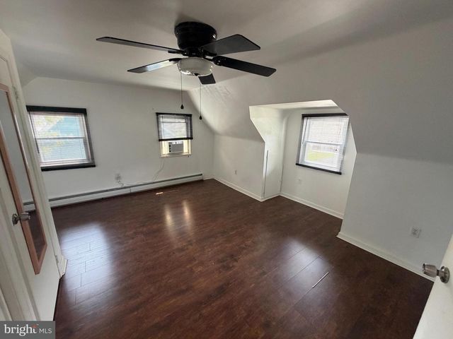 824 QUINCE LN, Secane, PA 19018