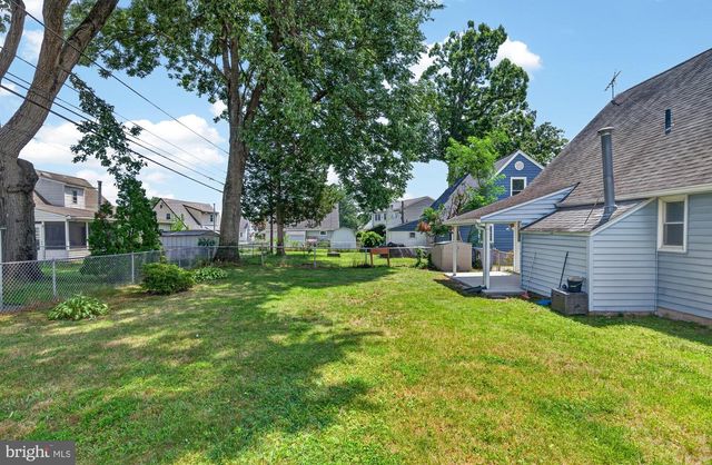 824 QUINCE LN, Secane, PA 19018