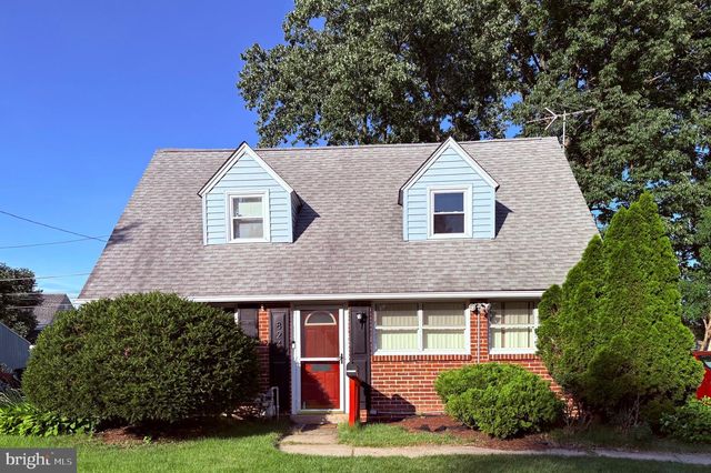 824 QUINCE LN, Secane, PA 19018