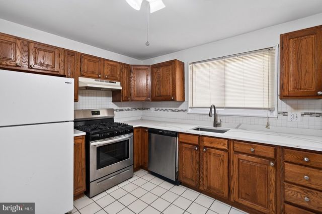 824 QUINCE LN, Secane, PA 19018