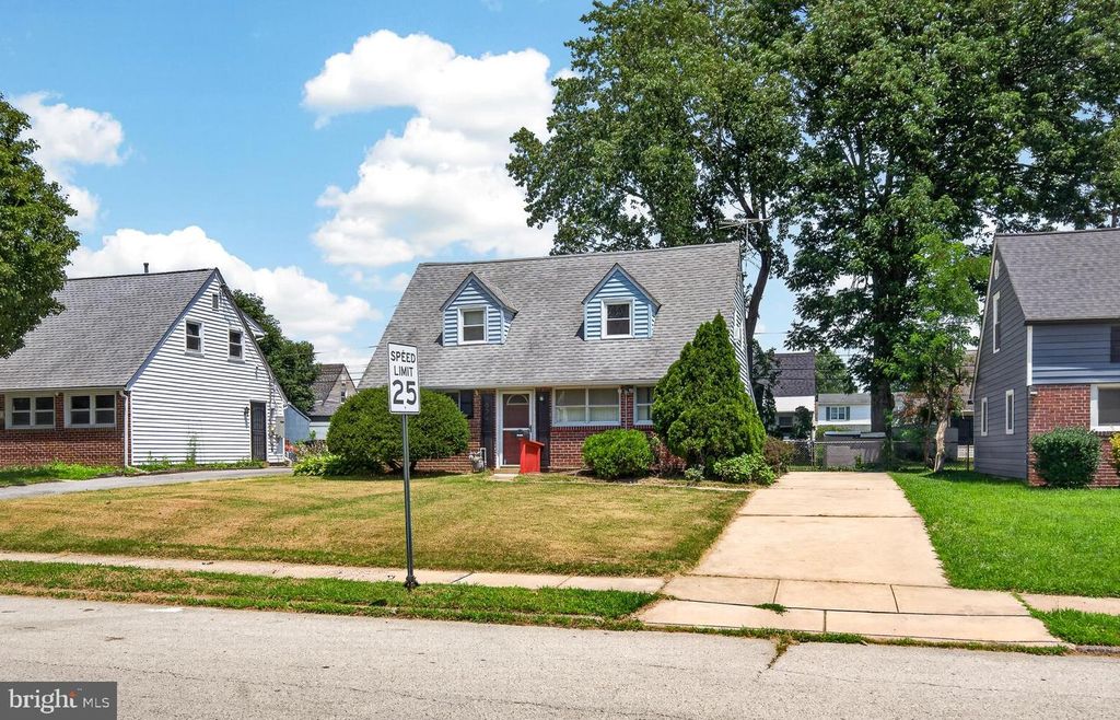 824 QUINCE LN, Secane, PA 19018