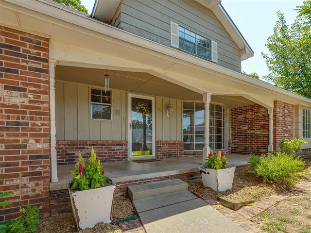 1900 Cedar Ridge Road, Edmond, OK 73013