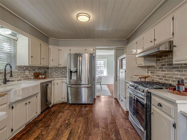 1900 Cedar Ridge Road, Edmond, OK 73013