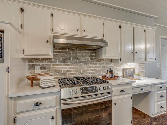 1900 Cedar Ridge Road, Edmond, OK 73013