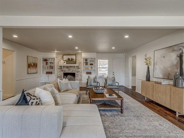 1900 Cedar Ridge Road, Edmond, OK 73013