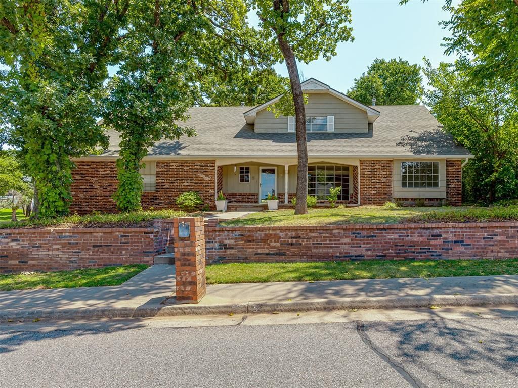 1900 Cedar Ridge Road, Edmond, OK 73013