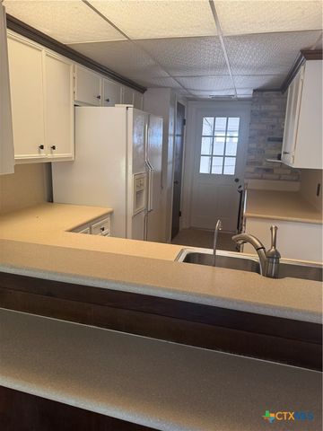 6 Ramona Lane, Victoria, TX 77904