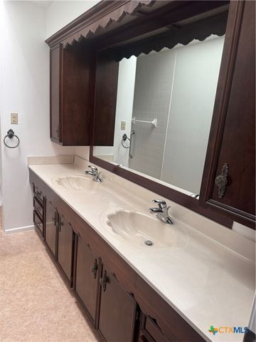 6 Ramona Lane, Victoria, TX 77904