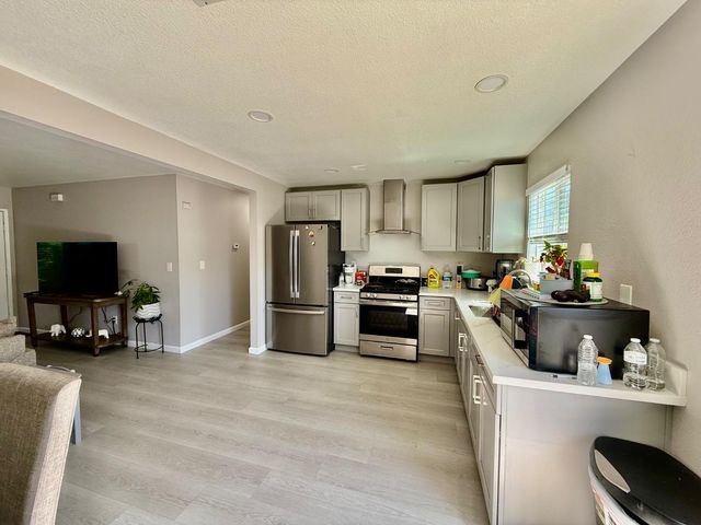 1840 W Hazelton Ave, Stockton, CA 95203