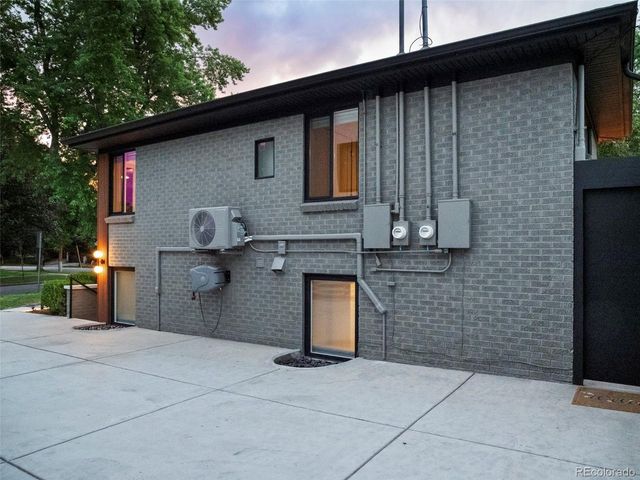 576 Steele St, Denver, CO 80206
