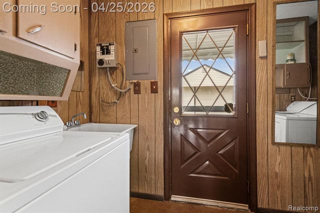7901 Roosevelt Street, Taylor, MI 48180