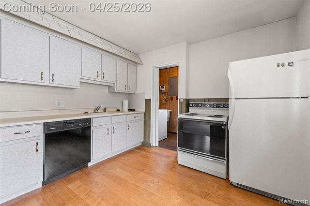 7901 Roosevelt Street, Taylor, MI 48180