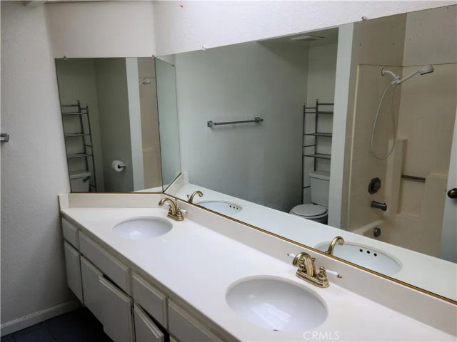 998 Ashford Circle, Corona, CA 92881