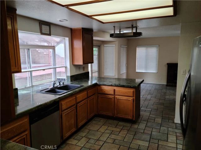 998 Ashford Circle, Corona, CA 92881