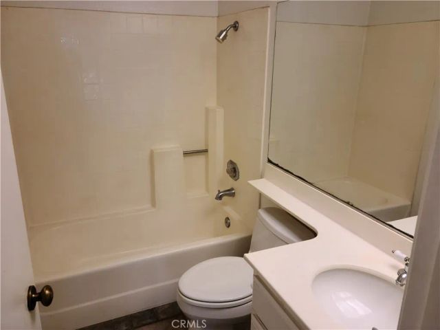 998 Ashford Circle, Corona, CA 92881