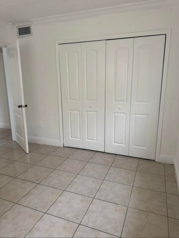 16118 NE 21ST Avenue 5, North Miami Beach, FL 33162