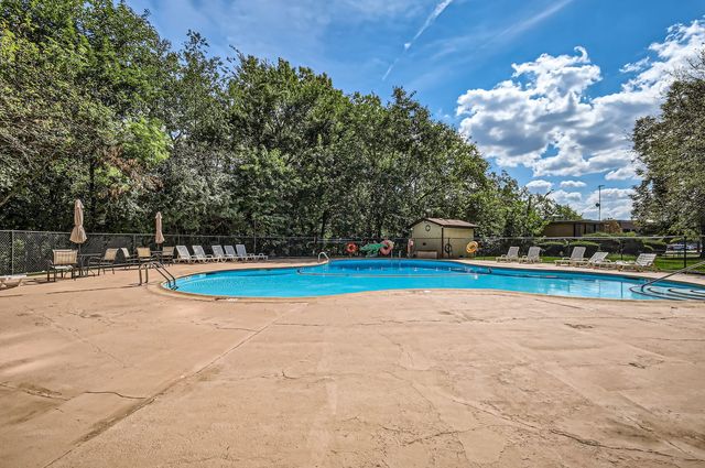 1 Renaissance Place 816, Palatine, IL 60067