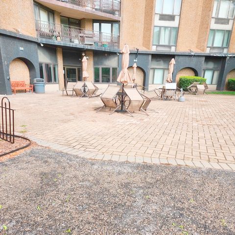 1 Renaissance Place 816, Palatine, IL 60067