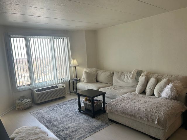 1 Renaissance Place 816, Palatine, IL 60067