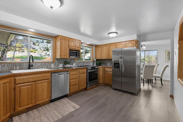 1221 S Garry Rd, Liberty Lake, WA 99019