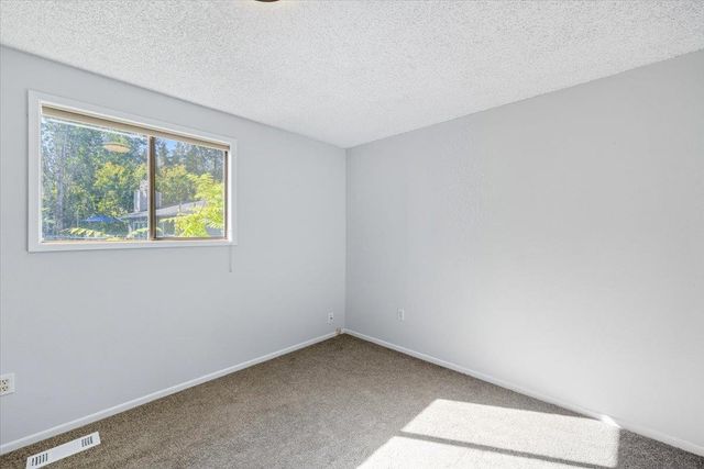 1221 S Garry Rd, Liberty Lake, WA 99019