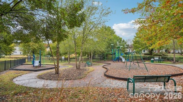 16628 Summers Walk Boulevard, Davidson, NC 28036