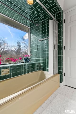 1516 Willemore Avenue, Springfield, IL 62704