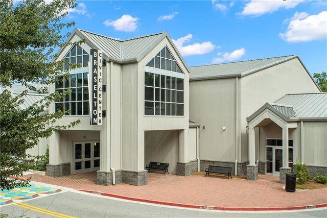 192 Herring Drive, Hoschton, GA 30548