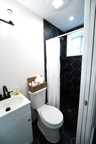 257 Lynnfield St, Lynn, MA 01904