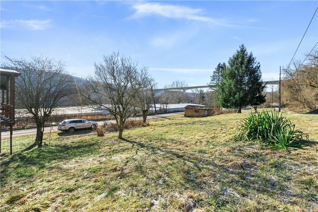 48 Vesta St, Centerville, PA 15429