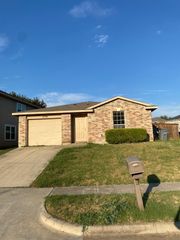 1334 Falcon Drive, Dallas, TX 75051