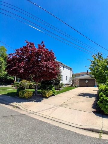 37 Acorn Place, Lynbrook, NY 11563