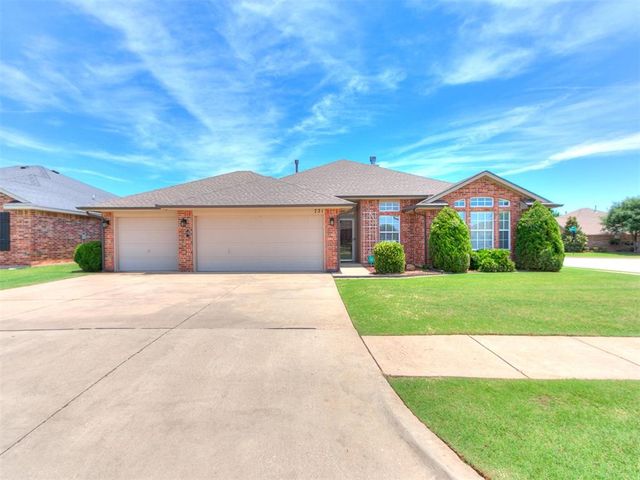 721 EASTVIEW Drive, Yukon, OK 73099