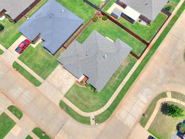 721 EASTVIEW Drive, Yukon, OK 73099