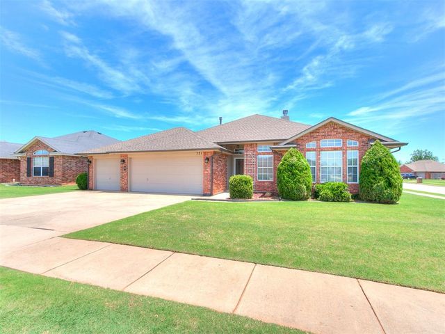 721 EASTVIEW Drive, Yukon, OK 73099