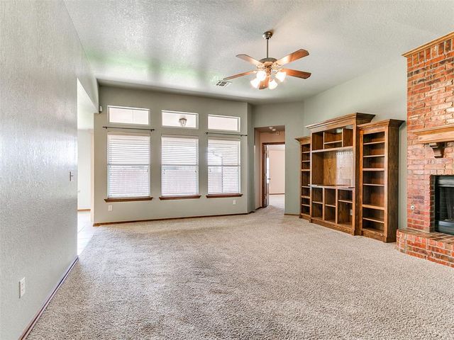 721 EASTVIEW Drive, Yukon, OK 73099
