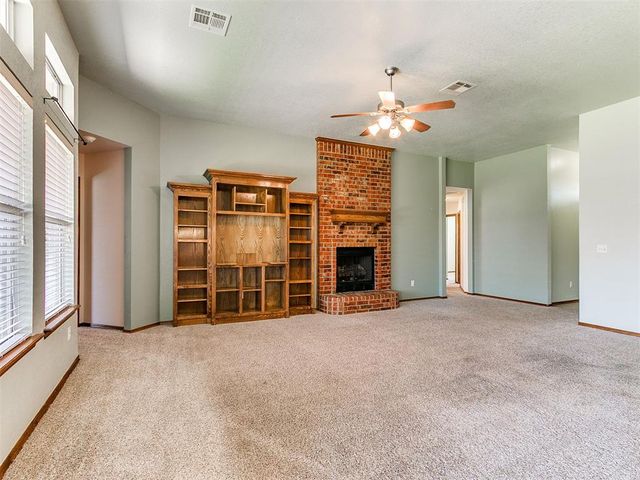 721 EASTVIEW Drive, Yukon, OK 73099