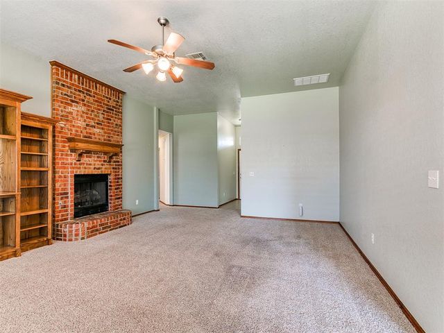 721 EASTVIEW Drive, Yukon, OK 73099