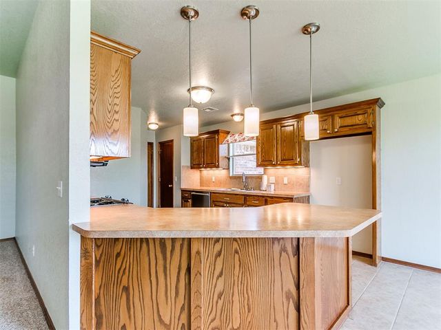 721 EASTVIEW Drive, Yukon, OK 73099