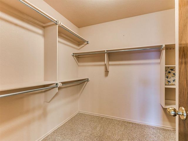 721 EASTVIEW Drive, Yukon, OK 73099
