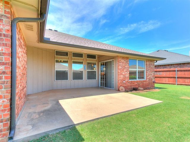 721 EASTVIEW Drive, Yukon, OK 73099