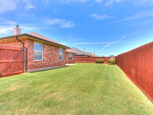 721 EASTVIEW Drive, Yukon, OK 73099