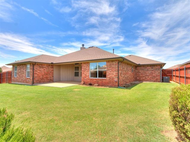 721 EASTVIEW Drive, Yukon, OK 73099