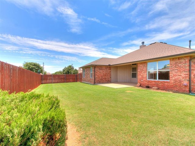 721 EASTVIEW Drive, Yukon, OK 73099