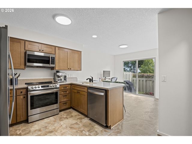 6286 Preakness Dr, West Linn, OR 97068