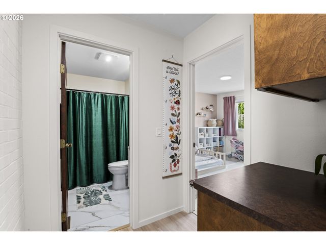 6286 Preakness Dr, West Linn, OR 97068