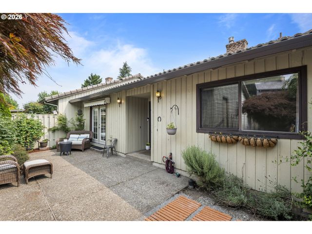 6286 Preakness Dr, West Linn, OR 97068