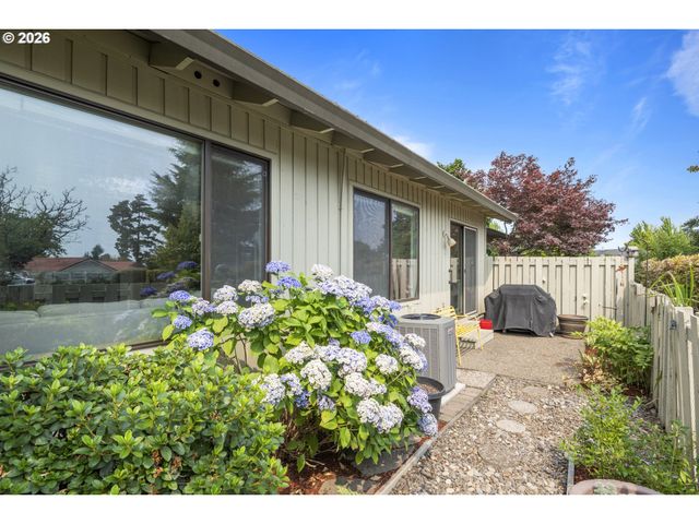 6286 Preakness Dr, West Linn, OR 97068