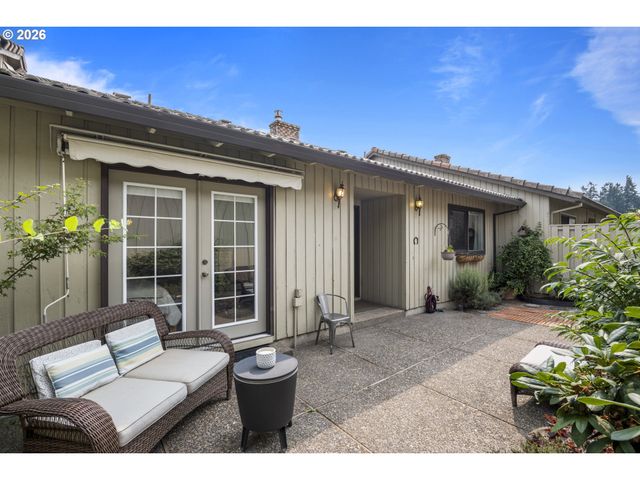 6286 Preakness Dr, West Linn, OR 97068