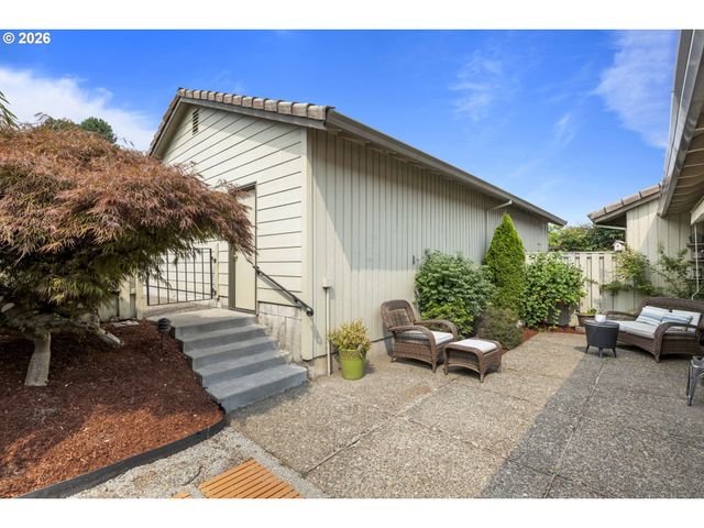 6286 Preakness Dr, West Linn, OR 97068